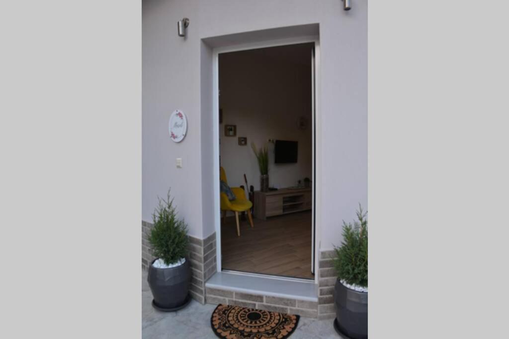 Marieli Apartment Perama  Ngoại thất bức ảnh