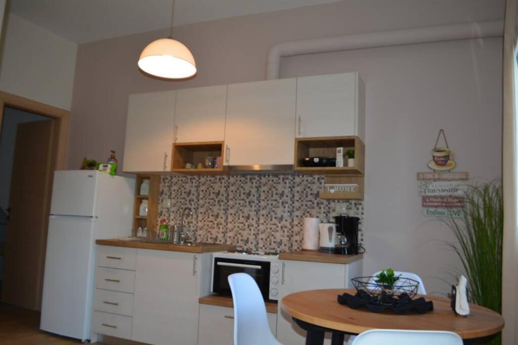 Marieli Apartment Perama  Ngoại thất bức ảnh