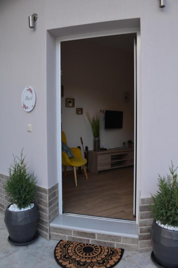 Marieli Apartment Perama  Ngoại thất bức ảnh