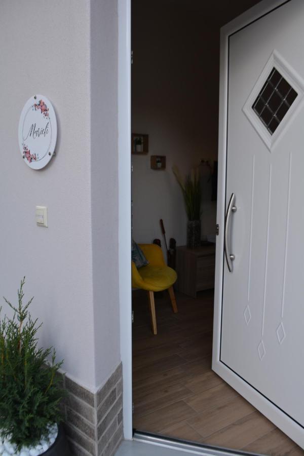 Marieli Apartment Perama  Ngoại thất bức ảnh
